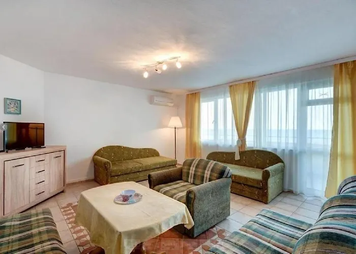 Panorama Chantall-izby,apartmany S Vyhladom Na Апартаменты Равда