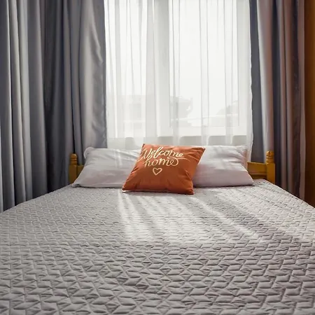 Panorama Chantall-izby,apartmany S Vyhladom Na Равда