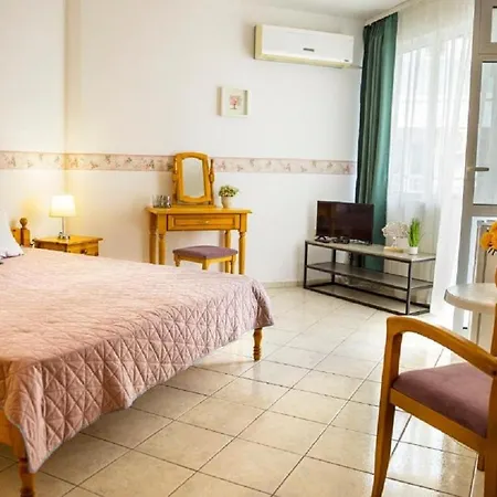 Апартамент Panorama Chantall-izby,apartmany S Vyhladom Na Равда